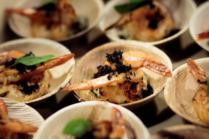 Una de las propuestas del chef Joseph Yoon, coronada con hormigas, que forma parte de un menú de 10 platos. justin lane
