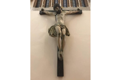 Cristo Crucificado, otra de las esculturas que el Museo de los Caminos custodia de Gregorio Español. Es una obra que data de 1613. Es madera policromada y procede de Poibueno.