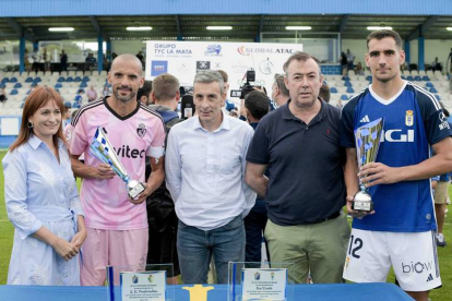 La Ponferradina cayó ante el Real Oviedo en la tanda de penaltis. REAL OVIEDO