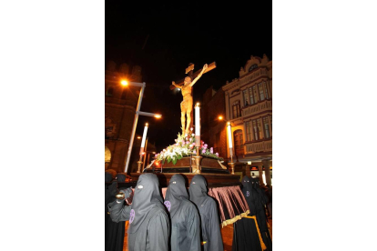 Vía Crucis Procesional organizado por Nuestro Padre Jesús Nazareno, el Lunes Santo. Secundino Pérez
