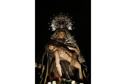 Procesión de la Cofradía de Nuestra Señora de las Angustias y Soledad, el Viernes de Dolores. Jesús F. Salvadores