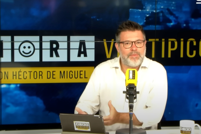 Héctor de Miguel 'Queque' en su programa 'Hora Veintipico'. YOUTUBE/SER