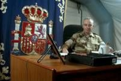 El general Alfredo Cardona, en una imagen tomada en su centro de mando en Irak