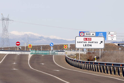 El último tramo abierto, entre Puente Villarente y Santas Martas, se estrenó en 2018. MARCIANO PÉREZ