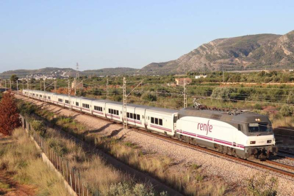 Composición del Talgo 6 que probó anoche el túnel de la Variante. DL