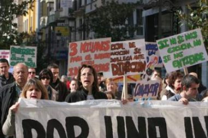 Más de 300 personas recorrieron las calles ponferradinas por la convocatoria de los padres del Flore