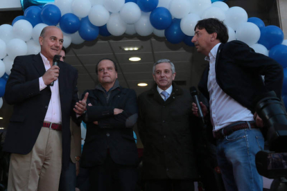 Los responsables de Alauto estuvieron acompañados por autoridades como el alcalde, Emilio Gutiérrez, el ex alcalde Mario Amivilia y el subdelegado, Juan Carlos Suárez-Quiñones.