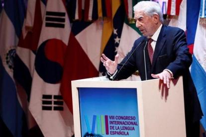 Vargas Llosa, durante su discurso en el Congreso Internacional de la Lengua Española.
