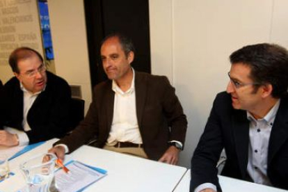 Javier Arenas, De Cospedal, Rajoy, Ana Mato y González Pons, en la reunión de ayer.