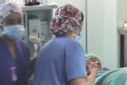 Imagen distribuida por el hospital Recoletas de Burgos donde se realizó la cesárea.