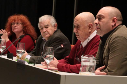 Eloísa Otero, Antonio Gamoneda, Xosé Luís Méndez Ferrín y Víctor M. Díez.