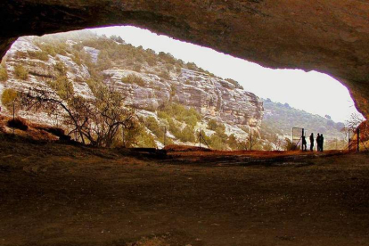 La cueva de Chaves, un yacimiento arqueológico transformado en cobijo de especies cinegéticas
