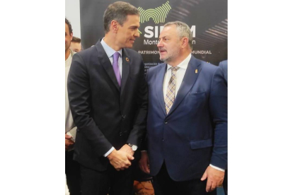 El presidente del Gobierno, Pedro Sánchez, junto a Eduardo Morán Pacios. DL