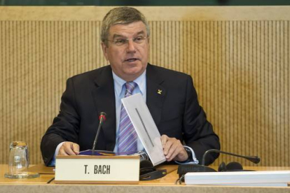 El presidente del Comité Olímpico Internacional (COI), el alemán Thomas Bach, en la sede del COI en Lausana (Suiza),el lunes 7 de julio de 2014. El COI ha anunciado la lista de ciudades candidatas a celebrar los Juegos Olímpicos de Invierno 2022.