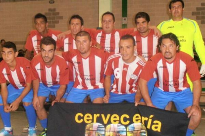 Los Paraguayos residentes en Leon participan con su seleccion de Futsal-Fifa en el torneo de La Virgen del Camino, demostrando su integracion en la comunidad Leonesa. Óscar Ortiz.