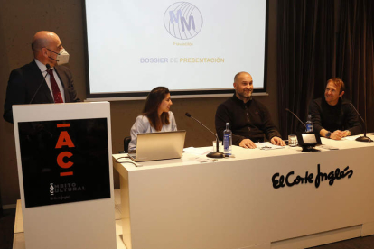 Manuel Martínez y José Enrique Villacorta presentaron oficialmente la Fundación. FERNANDO OTERO