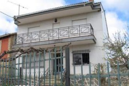 Vivienda en Cerezal de la Guzpeña donde se produjo la explosión de una caldera calefactora