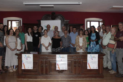 Participantes y profesores del curso de verano de Cistierna. CAMPOS