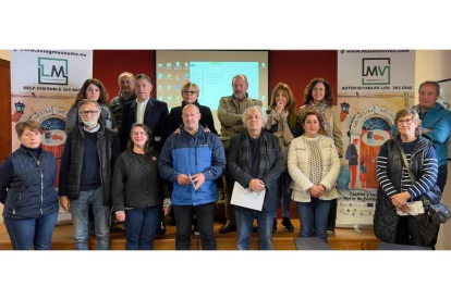 Imagen de los asistentes a la presentación del proyecto de cooperación ‘Museos Vivos’ puesto en marcha por Cuatro Valles. ARAUJO