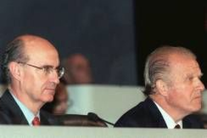 El ex consejero delegado, Pedro Uriarte, y el ex presidente del BBVA Emilio Ybarra