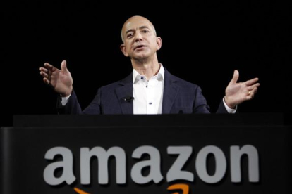 El consejero delegado de Amazon, Jeff Bezos, durante una conferencia, en Santa Monica (California)
