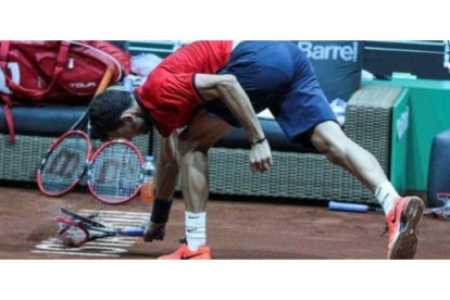 Dimitrov destroza tres raquetas en el pasado mayo en Estambul.
