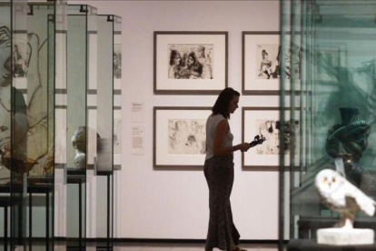 La exposición 'Picasso: Mano erudita, ojo salvaje' en el Palacio de la Moneda de Santiago de Chile.