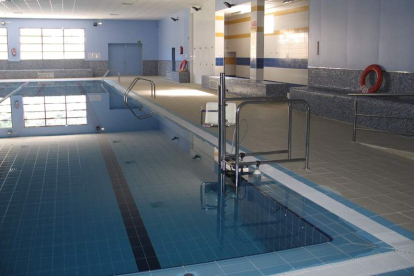 Las instalaciones de la piscina climatizada de Cistierna llevan más de siete meses cerradas.