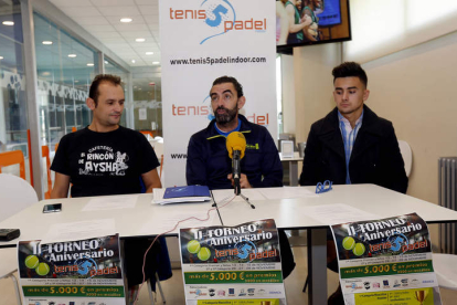 Víctor Carrera, Julio Aguilar y Alberto Saurina, en la presentación del torneo.
