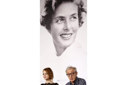 La actriz Emma Stone y el director Woody Allen.