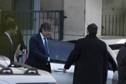 El vicepresidente argentino, Amado Boudou, saliendo ayer de un tribunal en Buenos Aires.