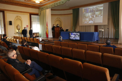 Videoconferencia entre la ministra de defensa Margarita Robles y la Academia Básica del Aire. F. Otero Perandones.
