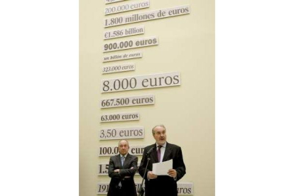 Fernández Ordóñez y Solbes, en la exposición de los diez años del euro