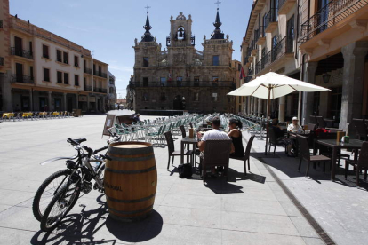 Plaza Mayor de Astorga, con el Ayuntamiento al fondo.