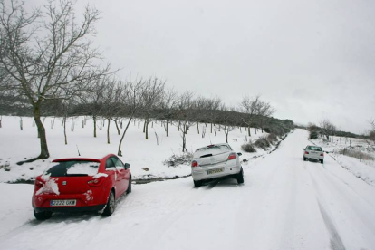 Carretera de acceso a San Cristóbal de Valdueza. César Sánchez.