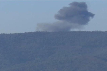 Fotograma del momento en el que cae el avión ruso derribado por Turquía.