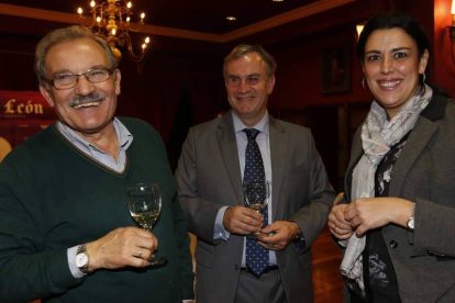 José Luis Prada, Víctor Robla y Flor Bonet.