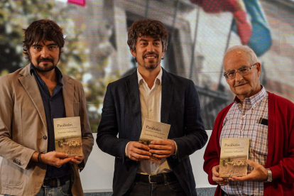 Emilio Gancedo, Pablo López Presa y Joaquín Serrano, ayer, en el ILC. MIGUEL F. B.