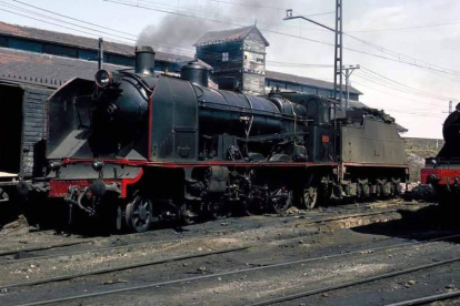 Norte adqruirió 16 locomotoras a SACM (3001 a 3016). Renfe las renumeró como 231/4001 a 40016. Maquetren.