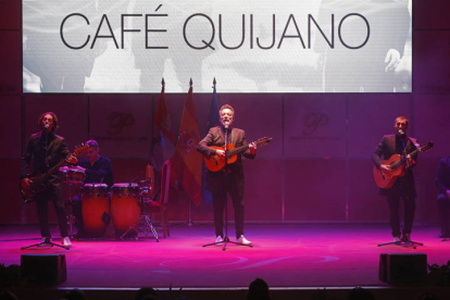 Café Quijano cerró la entrega de los premios de Castilla y León en La Bañeza. FERNANDO OTERO PERANDONES
