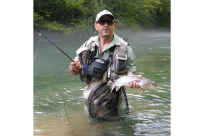 Castro Pinos pescando en uno de los campeonatos en los que ha participado.