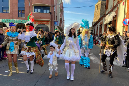 Gran desfile de Carnaval en La Bañeza. RAMIRO (2)