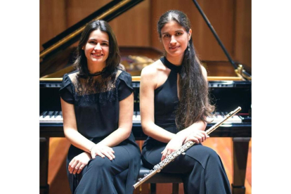 La pianista Karla Martínez y la flautista Marta Femenía. DL