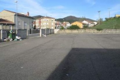 La zona del mercadillo será cerrada y se colocará una cubierta para la celebración de actos y evento