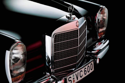La célebre parrilla frontal del icónico Mercedes 600 tiene digno sucesor.