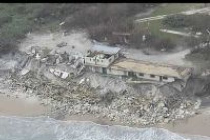 Florida inicia su recosntrucción después de que cuatro huracanes golpeasen sus costas en seis semanas ocasionando destrozos materiales por valor de 25.000 millones de dólares.