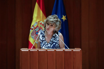 La ministra de Sanidad en funciones, María Luisa Carcedo. DAVID FERNÁNDEZ (Efe).
