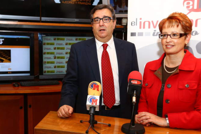 Marcelino Sión y María Jesús Soto en la presentación del concurso de finanzas ‘El Inversor Inquieto’.