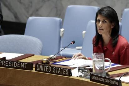 La embajadora de Estados Unidos ante la ONU, Nikki Haley, interviene en una reunión del Consejo de Seguridad, en Nueva York.