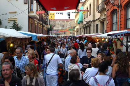 El mercado medieval de las tres culturas también congregó a cientos de visitantes | Ramiro